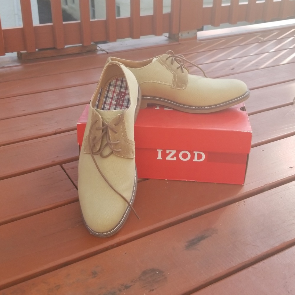 IZOD SHOES